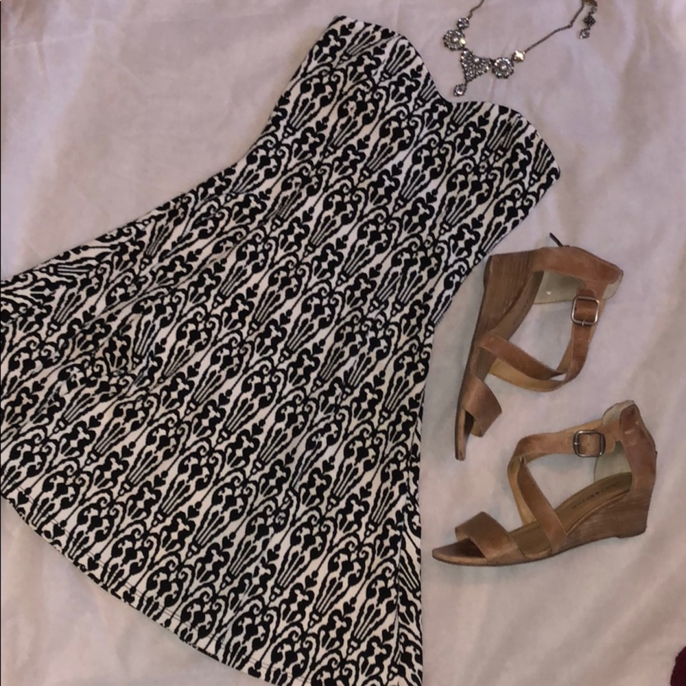 2/$10 black and white strapless dress